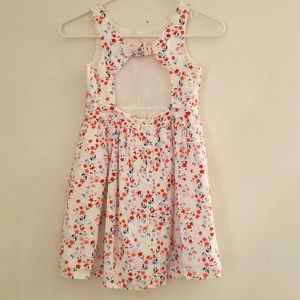 New without tags Oshkosh B'gosh Girls Size 7 dress with buttons and open back